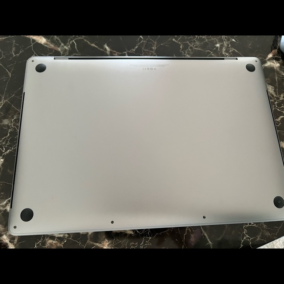 Apple MacBook Pro Mac Book 16” 2.6 GHz Intel Core i7 512GB SSD 16GB RAM Touchbar - Picture 7 of 8